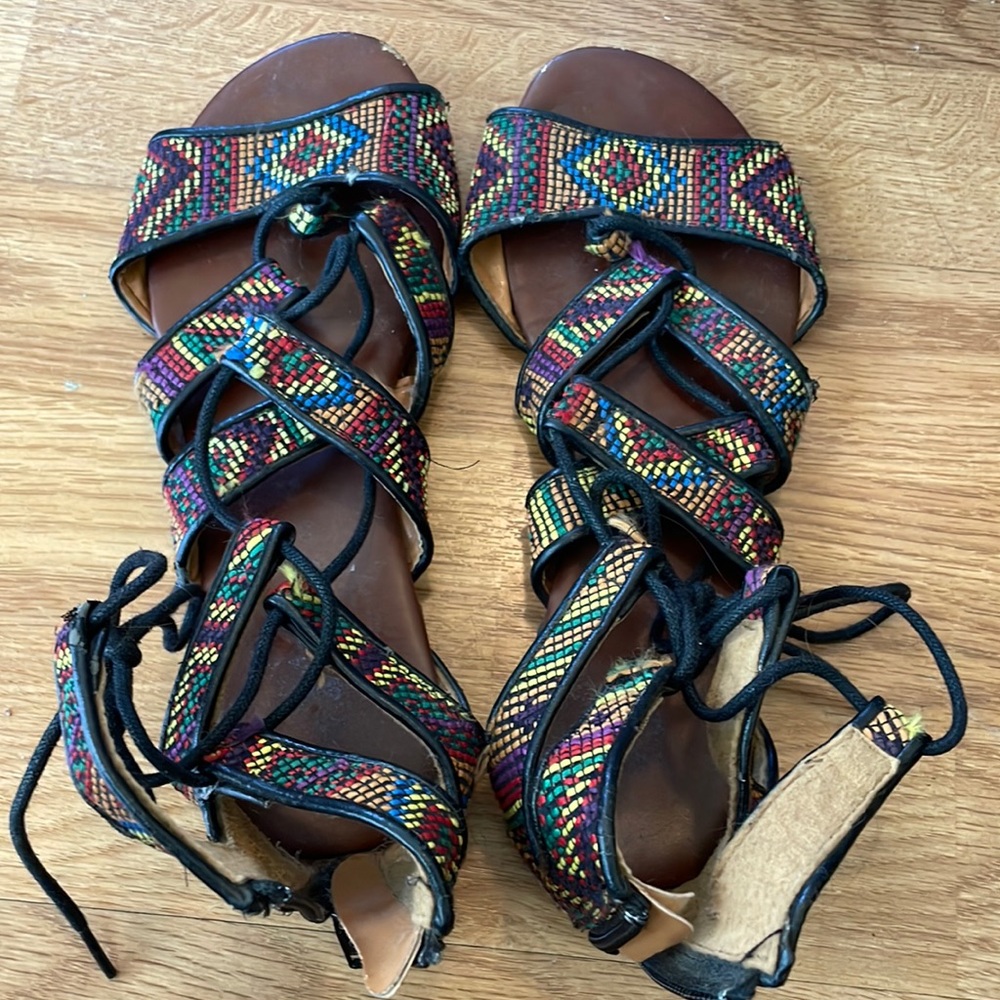 Mudd sandals